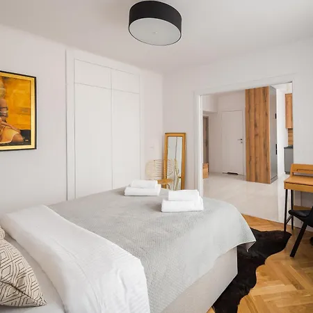 Metro Ratusz Arsenal Deluxe Apartment Warsaw Exterior photo