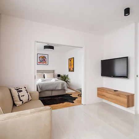 Metro Ratusz Arsenal Deluxe Apartment Warsaw Exterior photo
